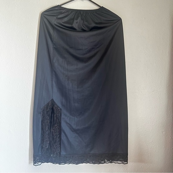 Antron III Half Slip Maxi‎ Women Medium Nylon Lace Trim Slit Black USA Vintage - Picture 1 of 6
